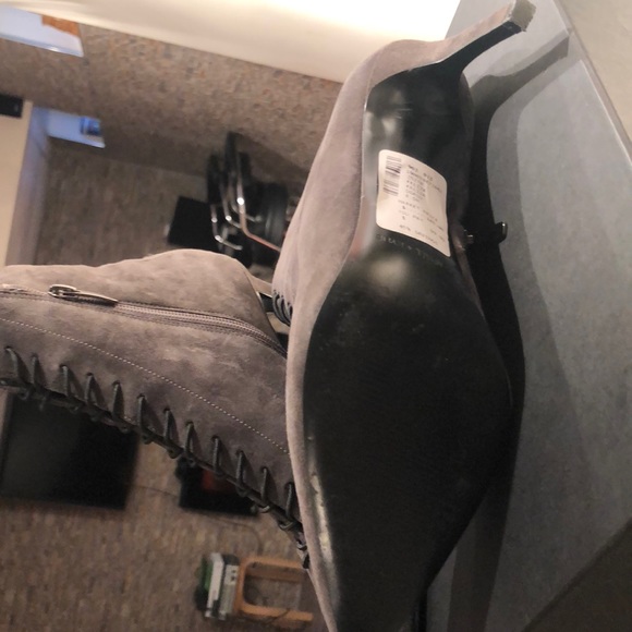 Kendall & Kylie gray suede ankle boots - Picture 4 of 5